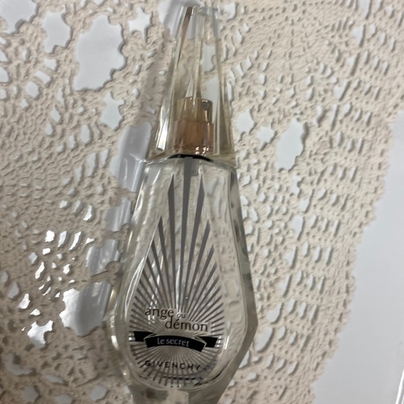 3 empty Givenchy bottles - Picture 2 of 5